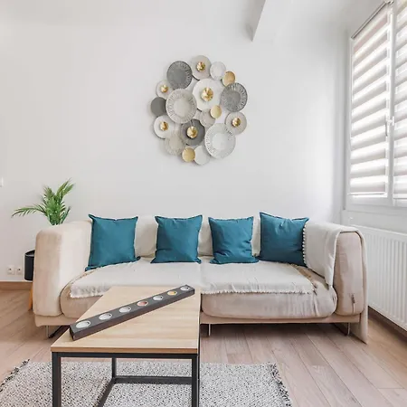 Appartement Charming Near Canal De L'ourcq - Mobility Lease